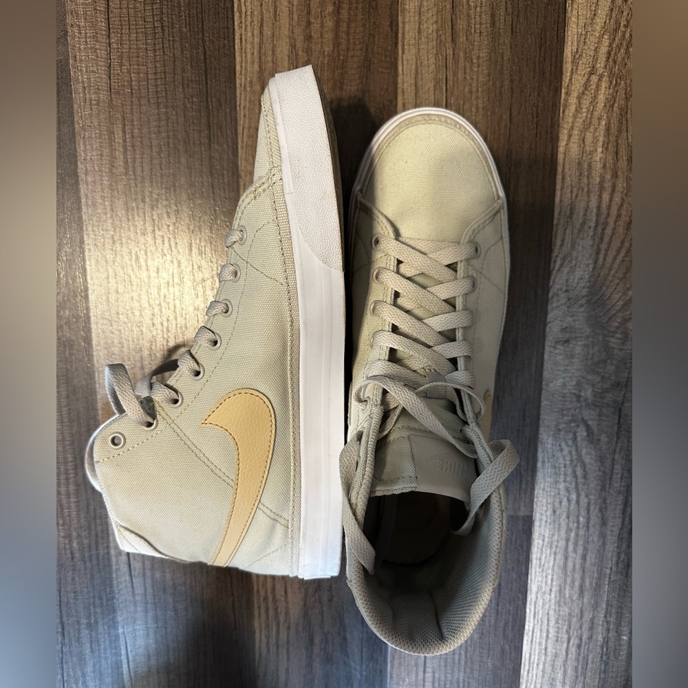 Nike court legacy mid